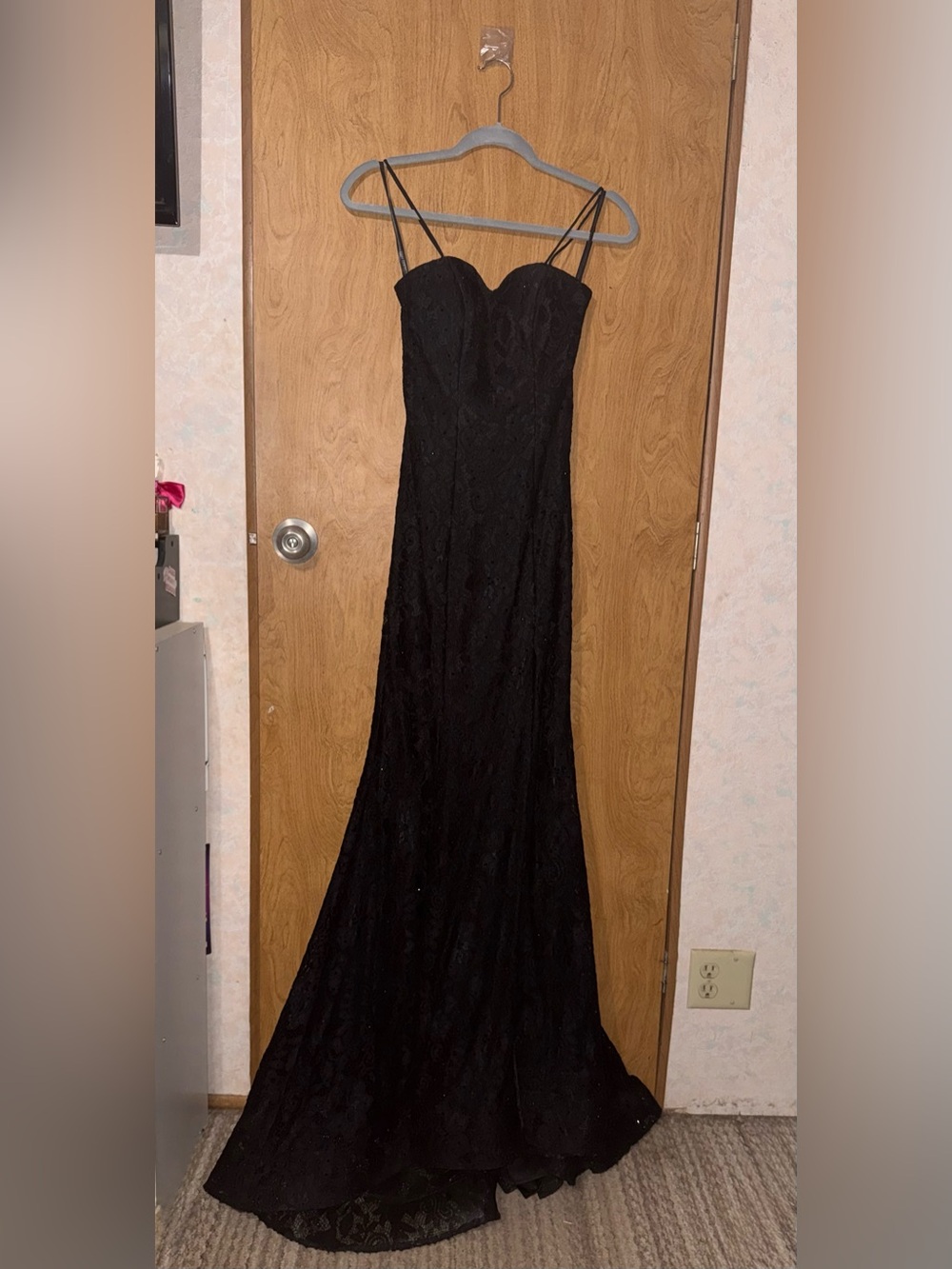 Sherri Hill Elegant Black Lace Evening Gown with Spaghetti Straps